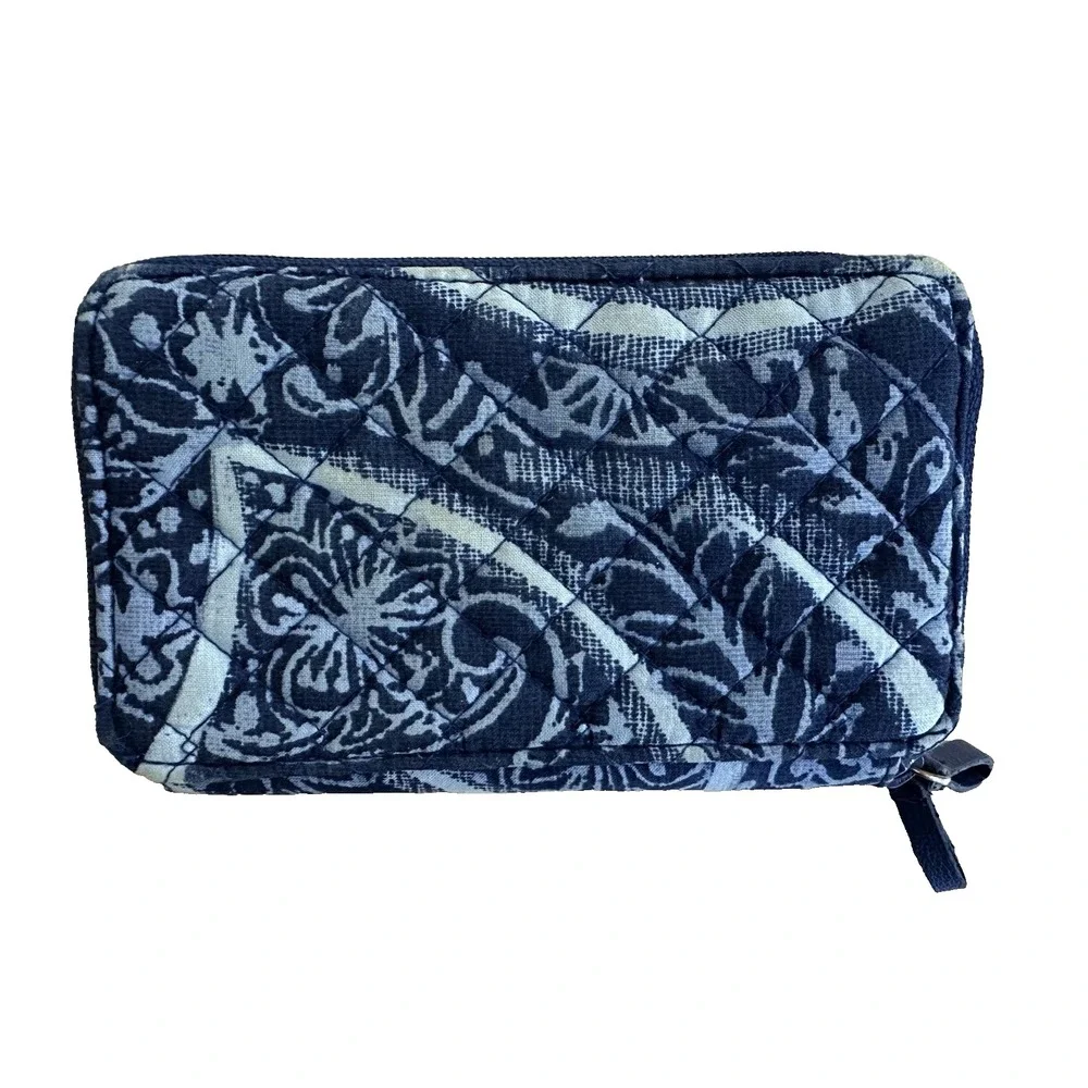Vera Bradley Wallet Wristlet Blue Paisley Quilted RFID